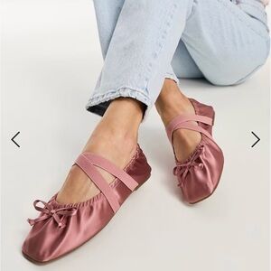 Los Angeles ruched ballet flat in black satin